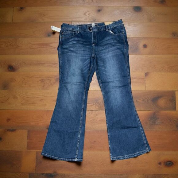 NWT Plus Size Maurices High Rise Flare Jeans Size 22 Regular 44x33 # 94 - Picture 1 of 7